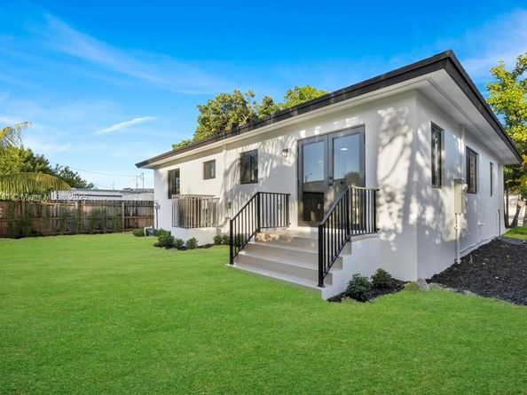 1520 NW 29th Ave, Miami FL 33125