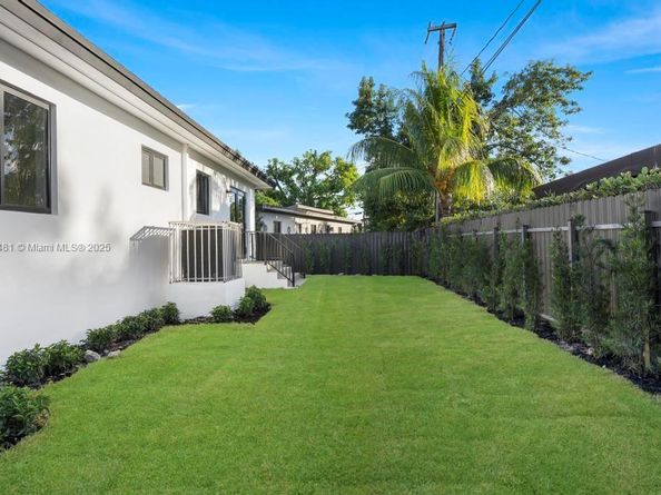 1520 NW 29th Ave, Miami FL 33125