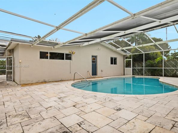 3813 S Lake Ter, Miramar FL 33023