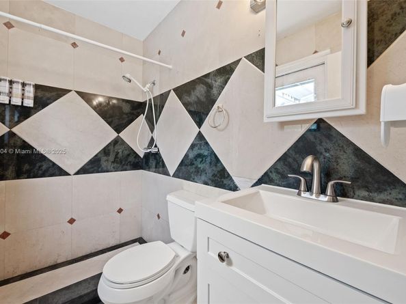 3813 S Lake Ter, Miramar FL 33023