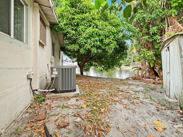 3813 S Lake Ter, Miramar FL 33023