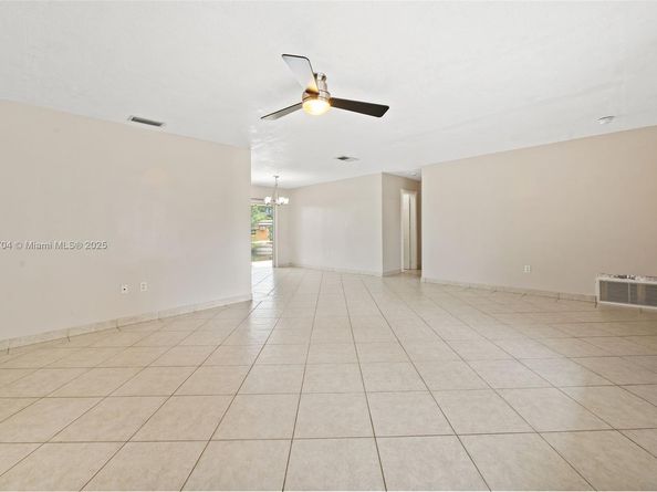 3813 S Lake Ter, Miramar FL 33023