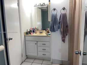3123 Oakland Shores Dr D211, Oakland Park FL 33309