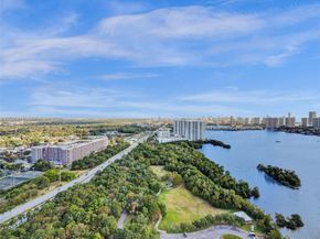 16385 NE Biscayne Blvd 1601+2 Parkings, North Miami Beach FL 33160
