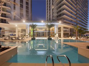 16385 NE Biscayne Blvd 1601+2 Parkings, North Miami Beach FL 33160