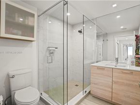 16385 NE Biscayne Blvd 1601+2 Parkings, North Miami Beach FL 33160