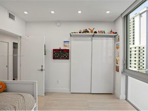 16385 NE Biscayne Blvd 1601+2 Parkings, North Miami Beach FL 33160