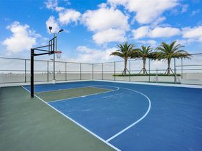 16385 NE Biscayne Blvd 1601+2 Parkings, North Miami Beach FL 33160