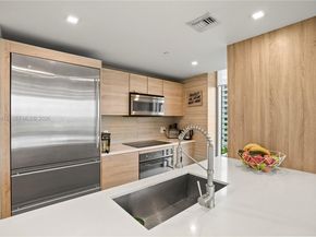 16385 NE Biscayne Blvd 1601+2 Parkings, North Miami Beach FL 33160