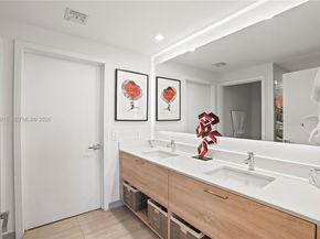 16385 NE Biscayne Blvd 1601+2 Parkings, North Miami Beach FL 33160