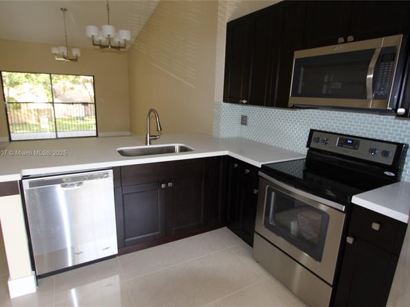 2720 S Oakland Forest Dr 1208, Oakland Park FL 33309