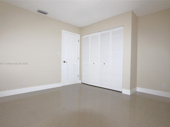 2720 S Oakland Forest Dr 1208, Oakland Park FL 33309