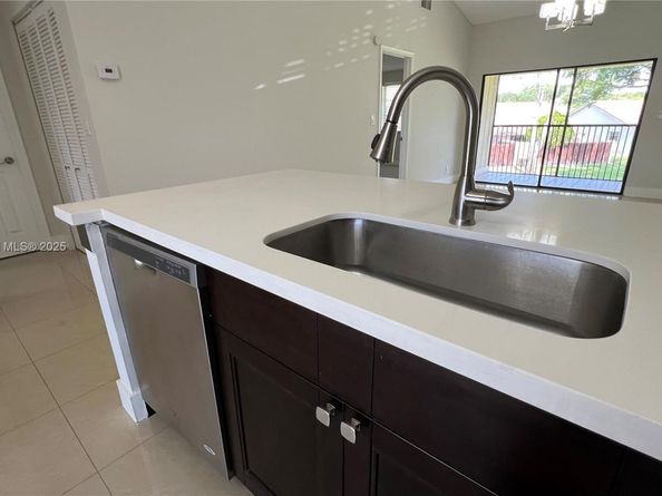 2720 S Oakland Forest Dr 1208, Oakland Park FL 33309
