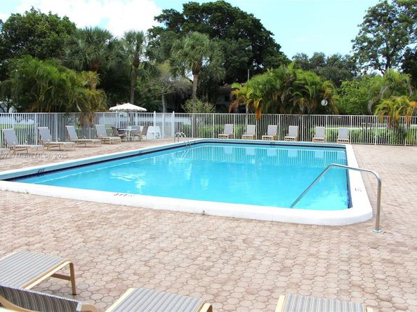 2720 S Oakland Forest Dr 1208, Oakland Park FL 33309