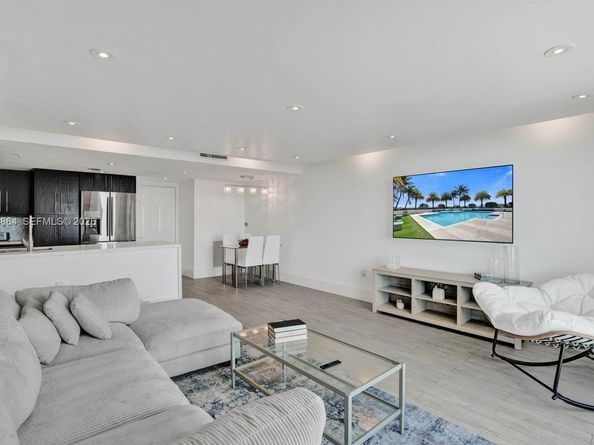 3000 Coral Way 1114, Miami FL 33145