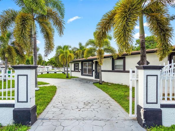 4465 SW 49th Ct, Dania Beach FL 33314