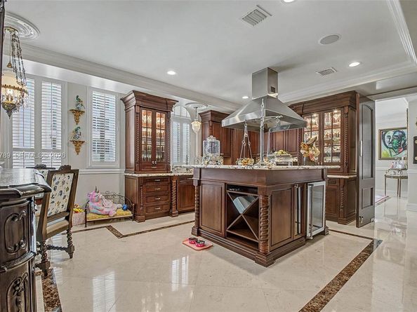 600 Coral Way 5, Coral Gables FL 33134