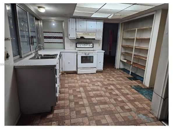 750 N Douglas Rd, Pembroke Pines FL 33024