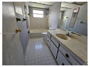 750 N Douglas Rd, Pembroke Pines FL 33024