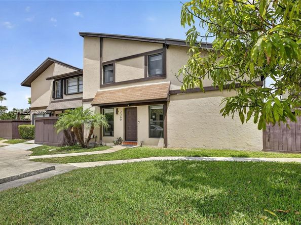 2360 Bayberry Dr 2360, Pembroke Pines FL 33024