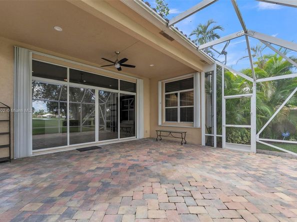 2468 Bay Isle Ct, Weston FL 33327