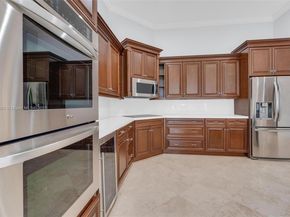 2468 Bay Isle Ct, Weston FL 33327