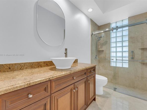 2468 Bay Isle Ct, Weston FL 33327