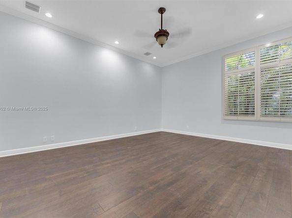 2468 Bay Isle Ct, Weston FL 33327