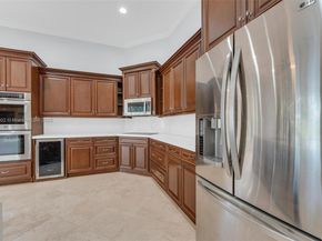 2468 Bay Isle Ct, Weston FL 33327