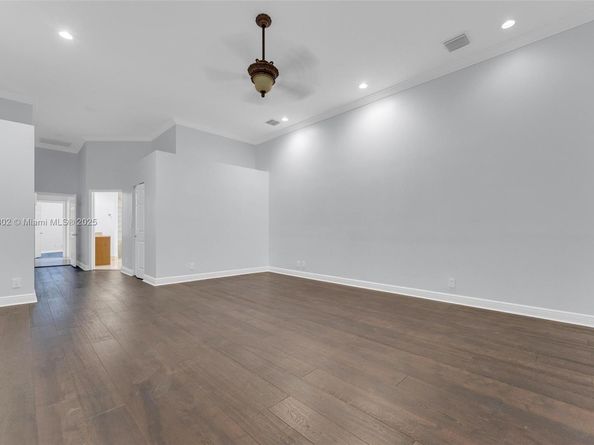 2468 Bay Isle Ct, Weston FL 33327