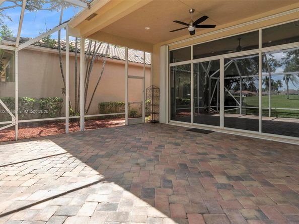 2468 Bay Isle Ct, Weston FL 33327
