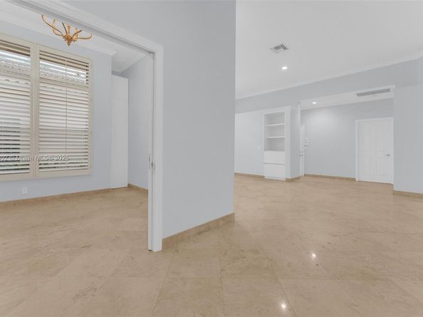 2468 Bay Isle Ct, Weston FL 33327