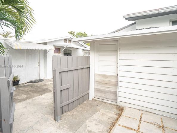 2230 SW 60th Ct, Miami FL 33155