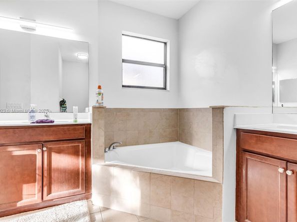 480 SE 35th Ave, Homestead FL 33033