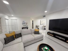 8401 SW 107th Ave 364E, Miami FL 33173