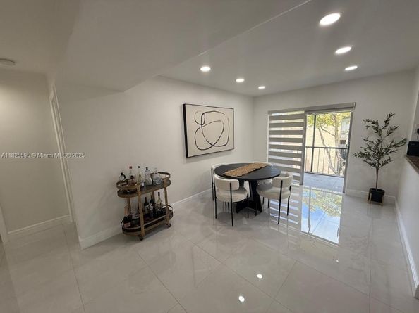 8401 SW 107th Ave 364E, Miami FL 33173