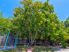 13645 NW 3rd Ave, North Miami FL 33168