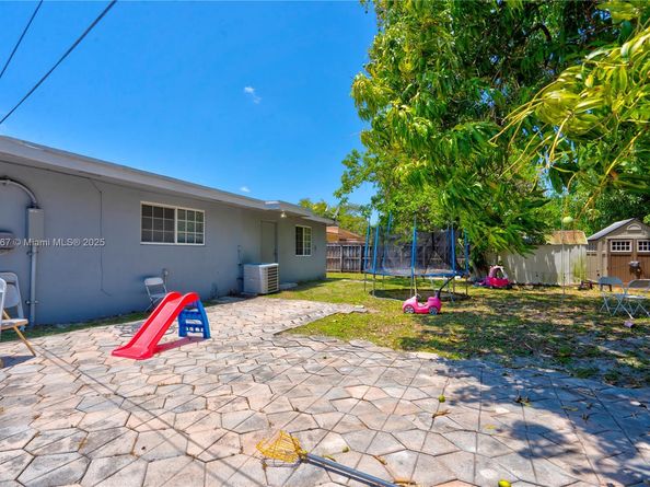 13645 NW 3rd Ave, North Miami FL 33168