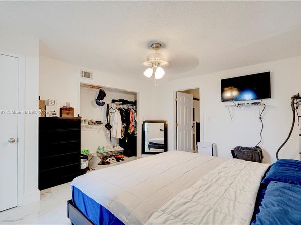 13645 NW 3rd Ave, North Miami FL 33168