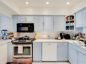 13645 NW 3rd Ave, North Miami FL 33168