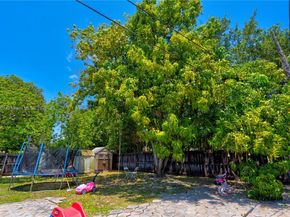 13645 NW 3rd Ave, North Miami FL 33168