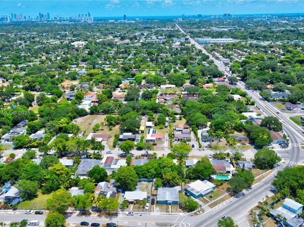 13645 NW 3rd Ave, North Miami FL 33168