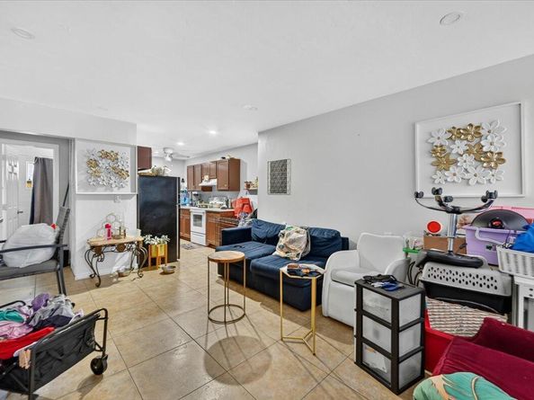 646 NE 38th Street, Oakland Park FL 33334