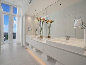 7815 Atlantic Way, Miami Beach FL 33141