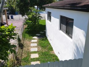 150 NE 169th Ter, North Miami Beach FL 33162