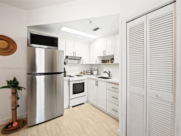 3051 SW 27th Ave 302, Miami FL 33133