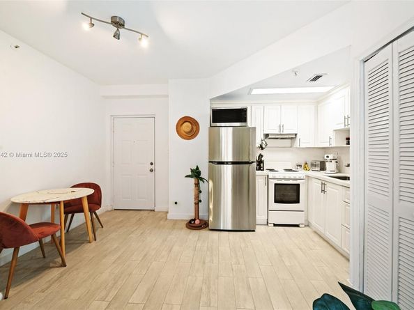 3051 SW 27th Ave 302, Miami FL 33133
