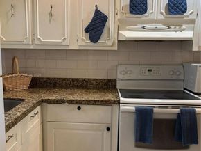 3000 E Sunrise Lakes Dr 202, Sunrise FL 33322