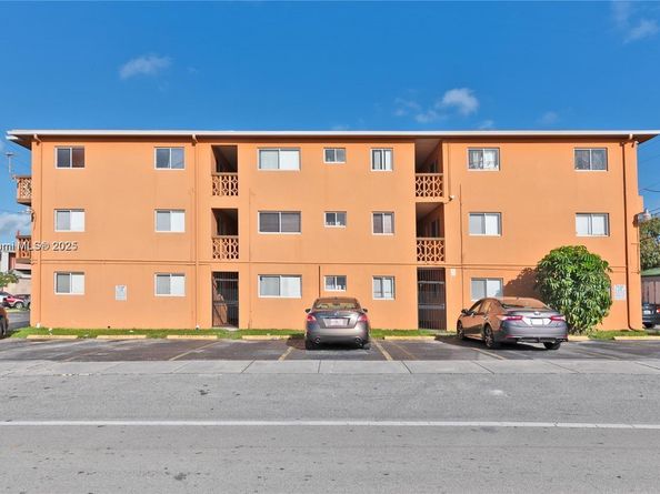 2330 NW 11th St 9, Miami FL 33125