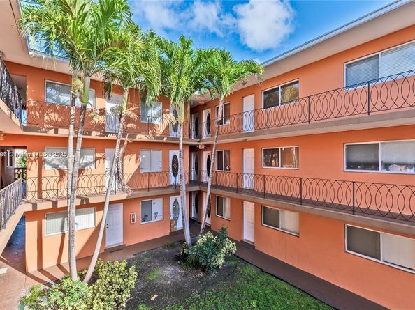 2330 NW 11th St 9, Miami FL 33125